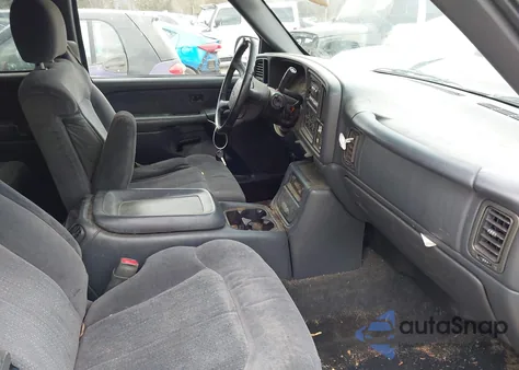 2001 Chevrolet Silverado 1500 Ls z USA, uszkodzony, nr VIN 2GCEC19T511144617